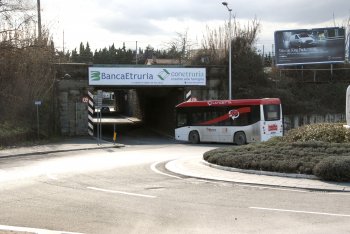 Pannello dimensioni 10mt x 150cm per pubblicita' istituzionali, contartti semestrali o annuali. Posizione Rotonda Via Baldaccio.